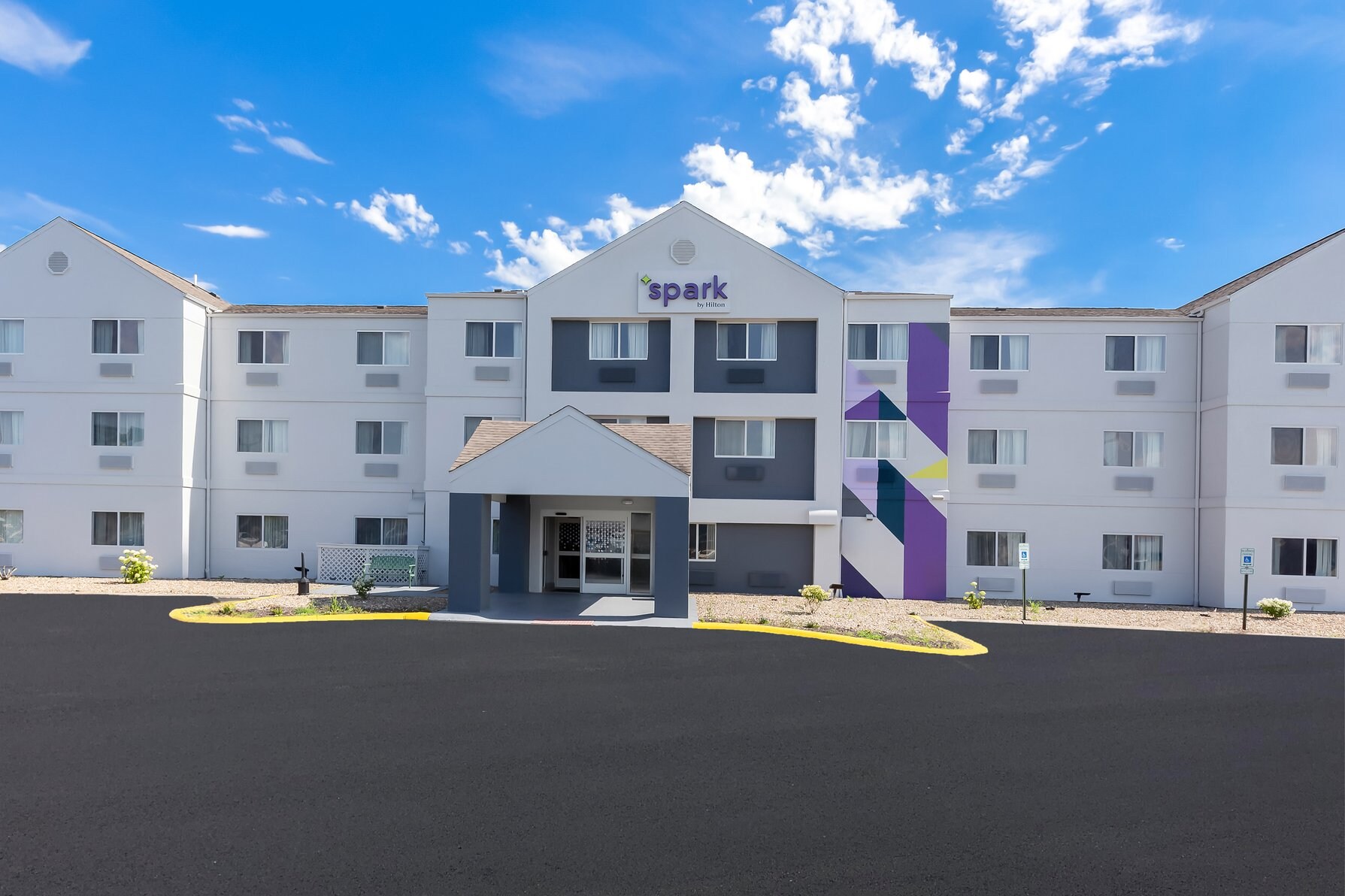 Spark by Hilton Springfield Southwest - Tap to explore photos