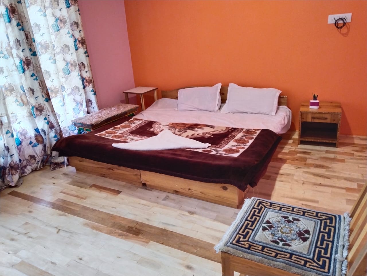 Stanzinn Home Stay - Tap to explore photos