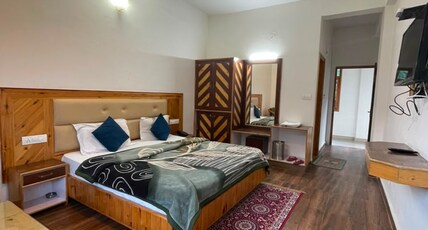Saras Guest House Room Type - Mountain View Balcony