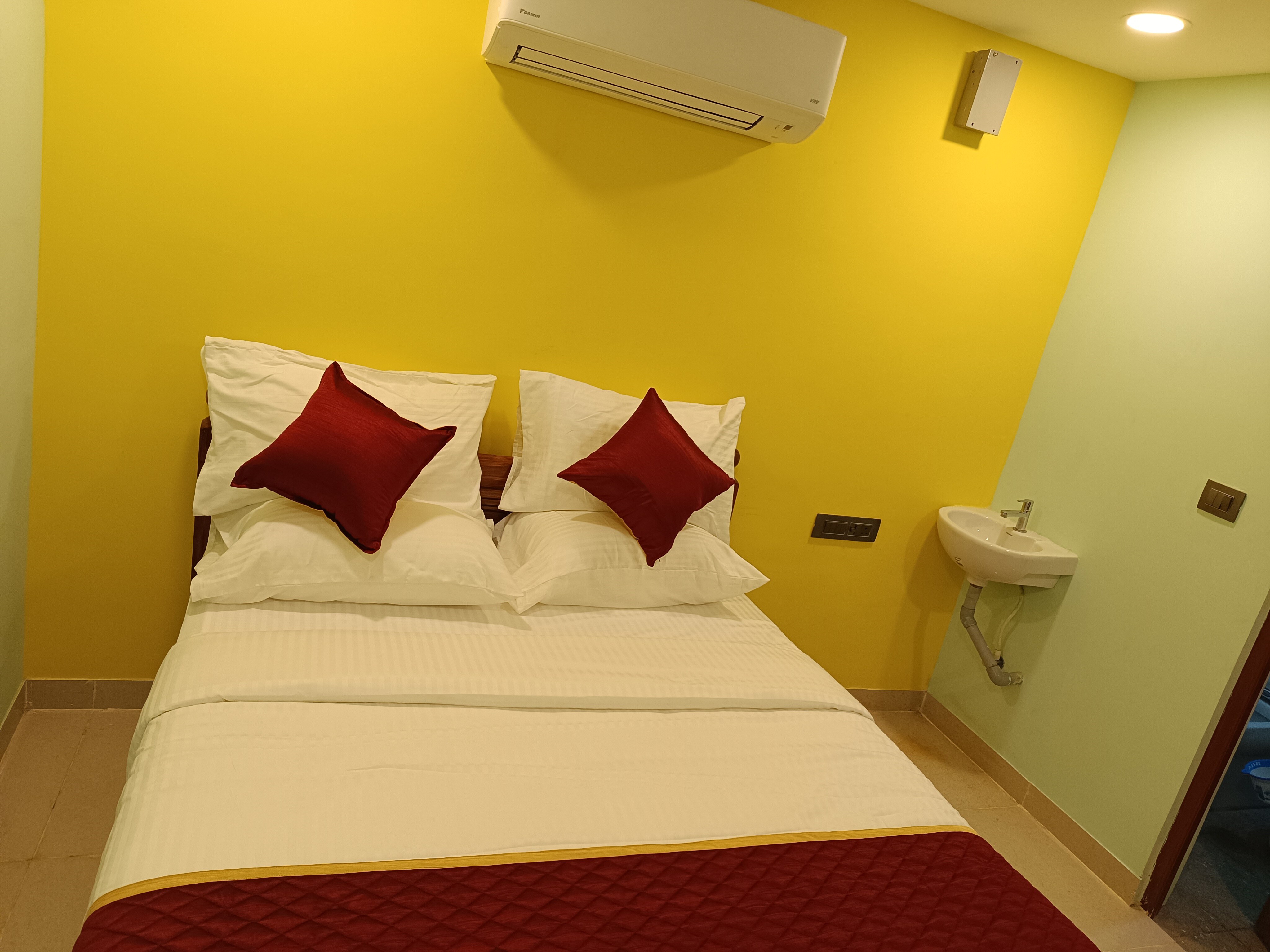 Sathya Residency Thandarampet - Tap to explore photos