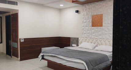 J S R Grand Room Type - Deluxe