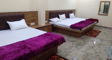 HOTEL YAMUNA VILAS Room Type - 5 BED ROOM