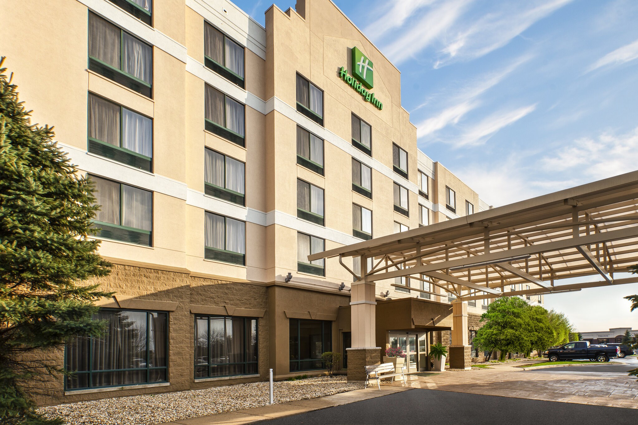 Holiday Inn Hotel & Suites BOLINGBROOK - Tap to explore photos