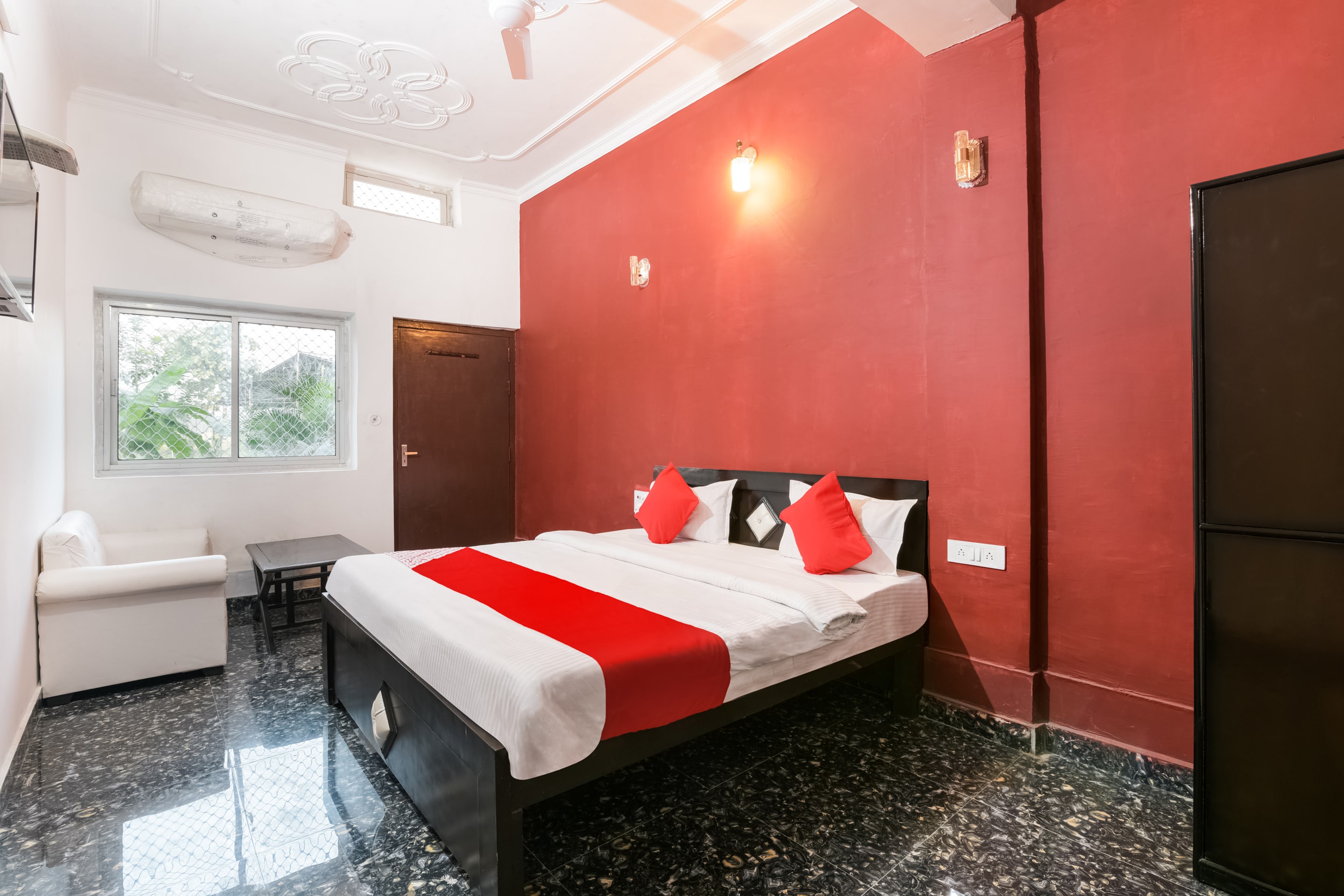 Hotel O Kavyanjali - Tap to explore photos
