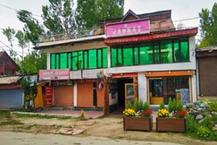 Jannat Guest House