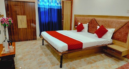 Elegance Hotel & Banquet Room Type - Deluxe Room - AC