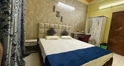 COMFORT HOME STAY Room Type - Room with Shared Washroom 102