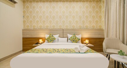 STAYS & COFY Room Type - Deluxe Queen Room with Balcony Near Medanta Hospital STAYS & COFY Room Type - Deluxe Queen Room with Balcony Near Medanta Hospital