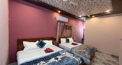 Manoj Homestay Room Type - Deluxe Quadraple AC room 02