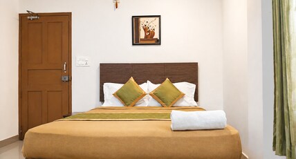 Palm Tree Inn Room Type - Deluxe Double Room Non AC
