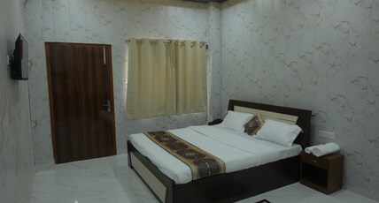 BANARAS BLOSSOM RESORT Room Type - Deluxe Suite Room