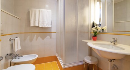 ibis Styles Napoli Garibaldi Room Type - Standard Room with 2 single beds