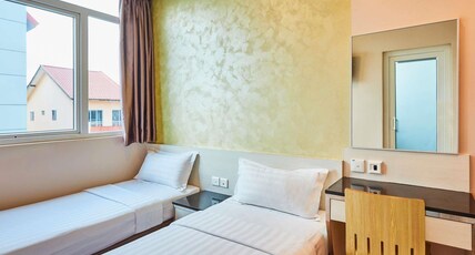 ibis budget Singapore West Coast Room Type - Superior Room with 2 single beds