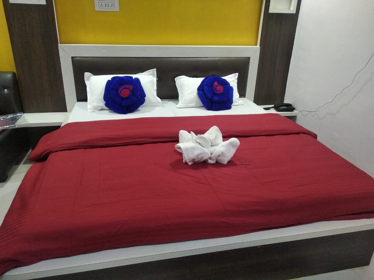 Hotel Firdous Palace - Tap to explore photos