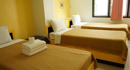 Yes Kaosan Room Type - Triple room with shared bathroom