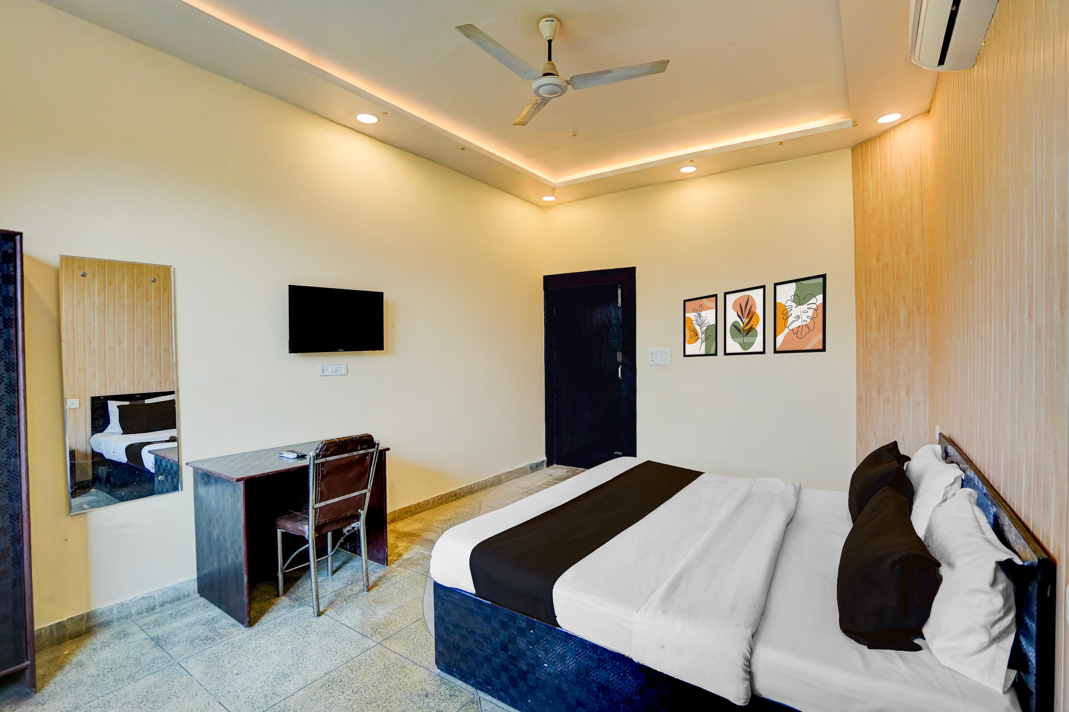Collection O New Lucknow University Campus Formerly Tulsi Hotels And Lawn - Tap to explore photos