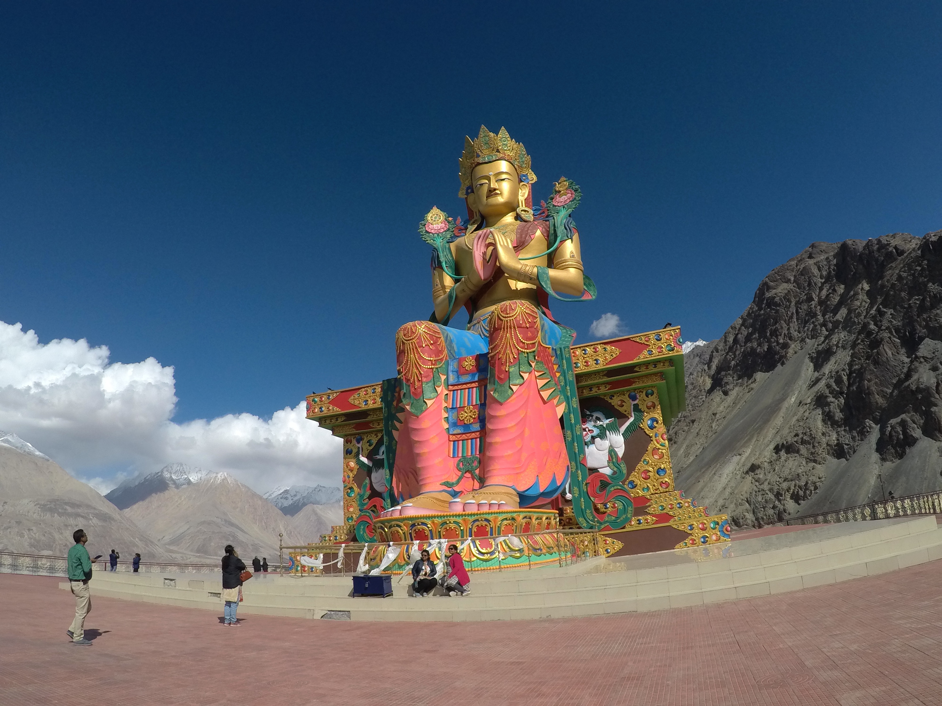 Hotel Sangaylay Palace - Tap to explore photos