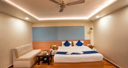 Durene Beach Resort ( 50 MTRS from the Beach) Room Type - Executive Room with Bathtub and Sofa
