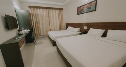 Hotel Park Raama Room Type - Deluxe 4 Bedded AC Family Room