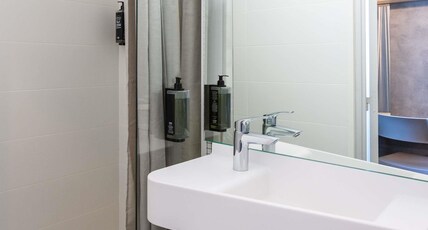 ibis budget Angoul Room Type - DOUBLE - Room with a large bed for 2 people
