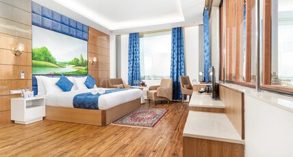 HOTEL ARISON Room Type - Luxury Premium Room