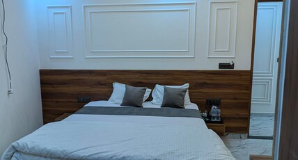 HOTEL R R TRIPATHI Room Type - Luxury Double Bed Room