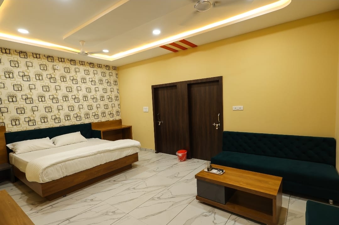 shivam home stay (Nanakheda) - Tap to explore photos