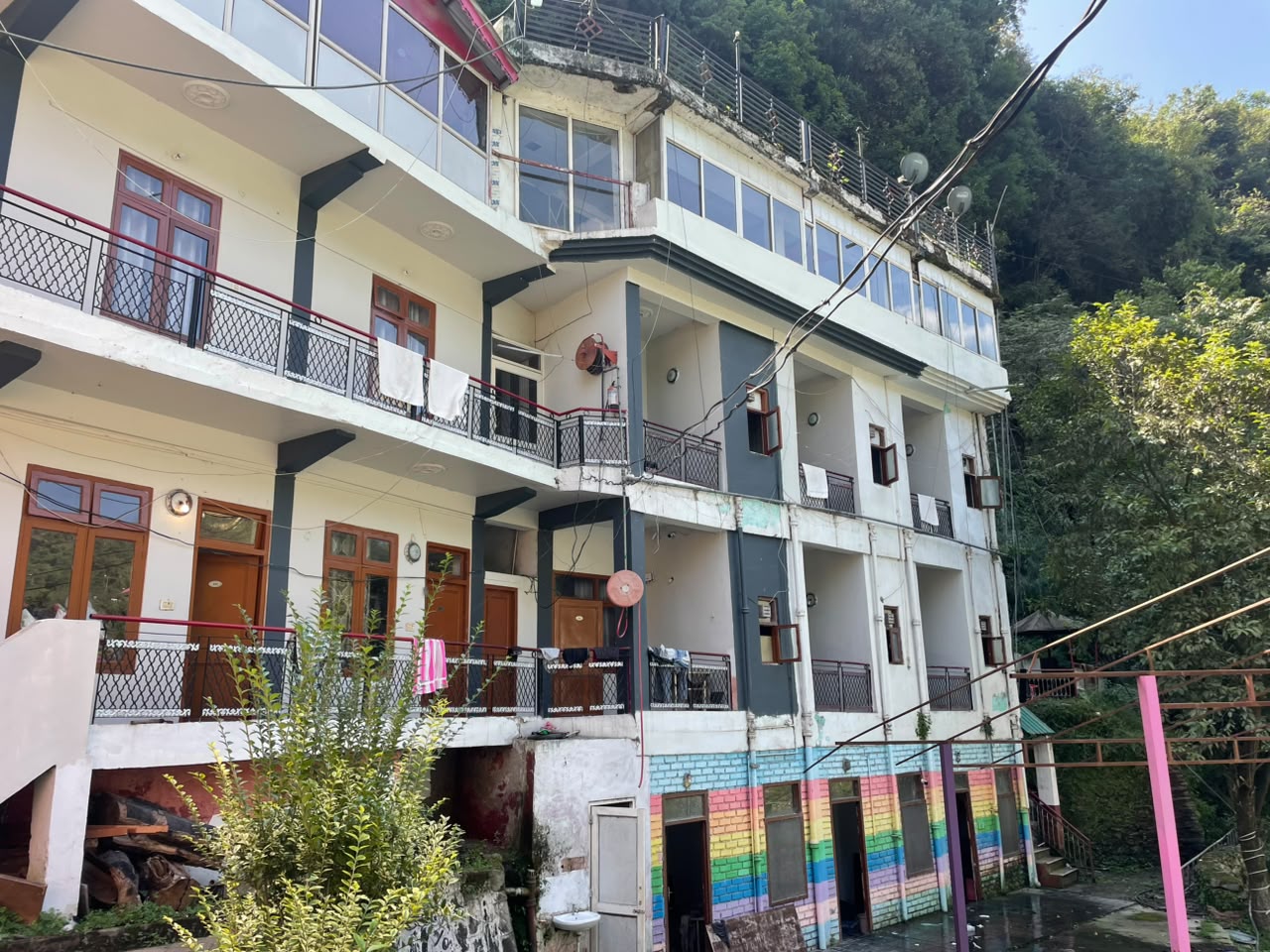 D' Oasis Hotel & Resort Sadhupul - Tap to explore photos