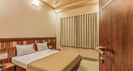Hotel Sai Palkhi Room Type - Executive Double Bed A.C