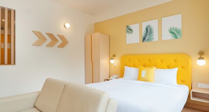 Bloom Hotel - DLF Cyber City Room Type - Studio King Room