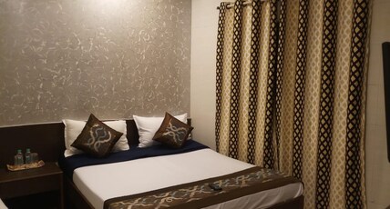 Hotel Metro Plaza Room Type - Deluxe Room
