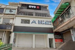 Hotel O The Qotel Palace - Lajpat Nagar