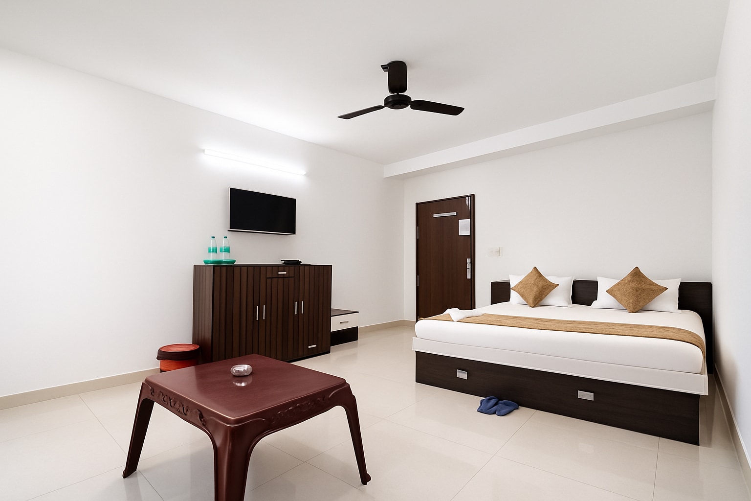 Prestige Rooms And Studios - Tap to explore photos