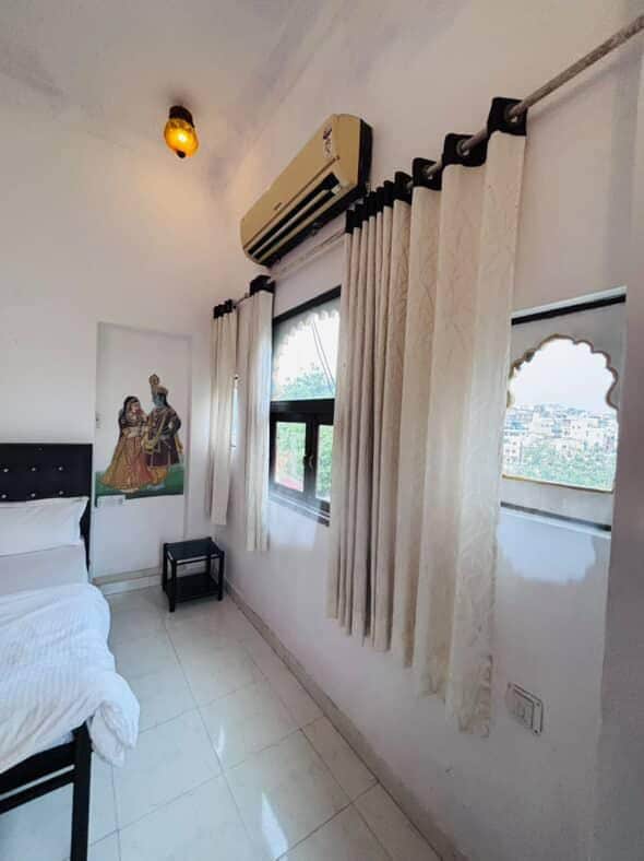 Bunk & Beyond Hostel - Tap to explore photos