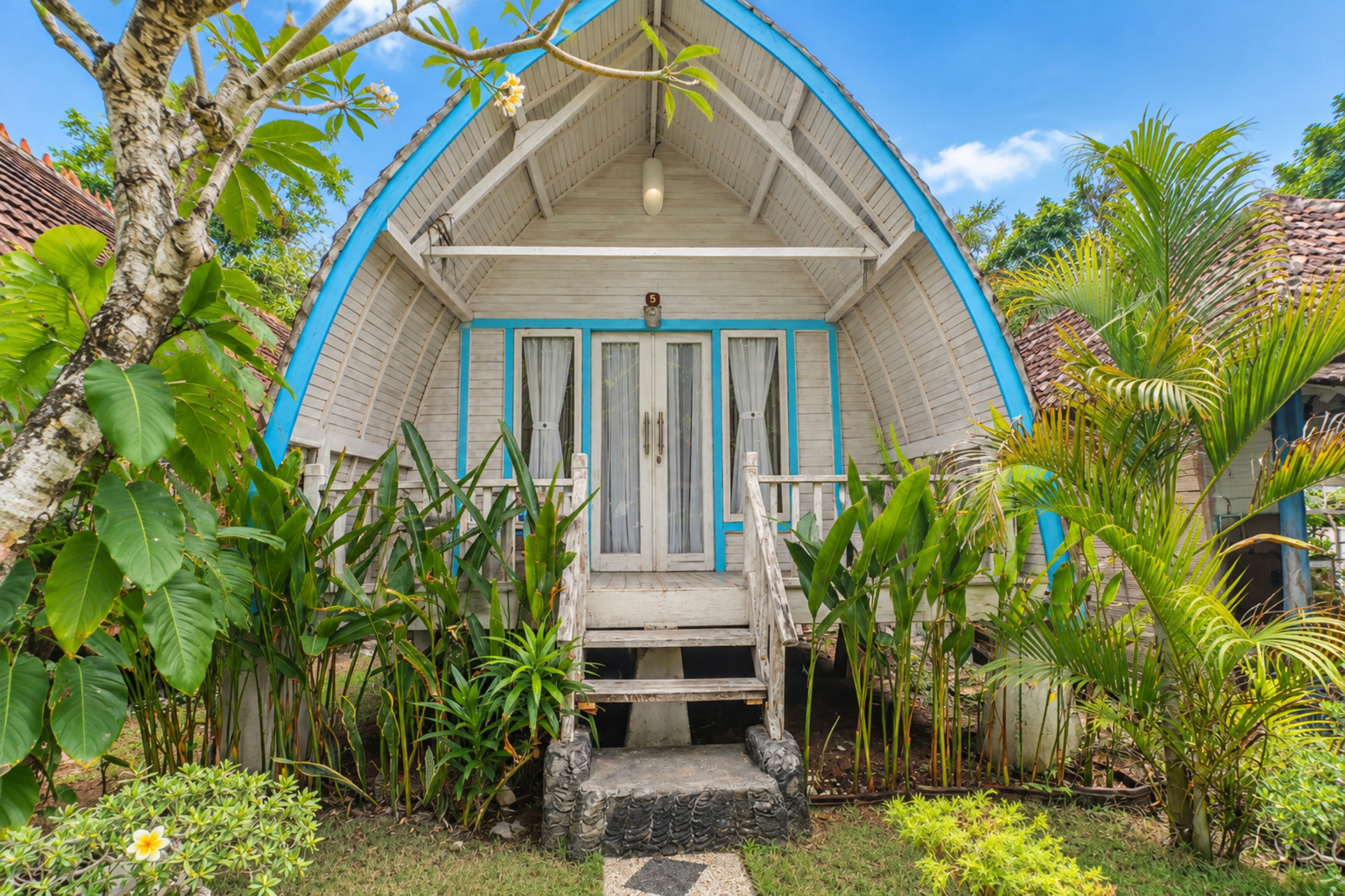Belvilla Bakung Cozy Cottage - Tap to explore photos