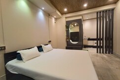 Kinza AC Room Near Railway Station Panbazar