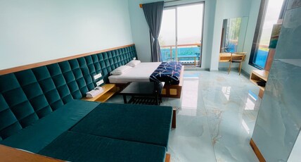 Hotel Saptarang Residency Room Type - AC Luxury Balcony with Bathtub