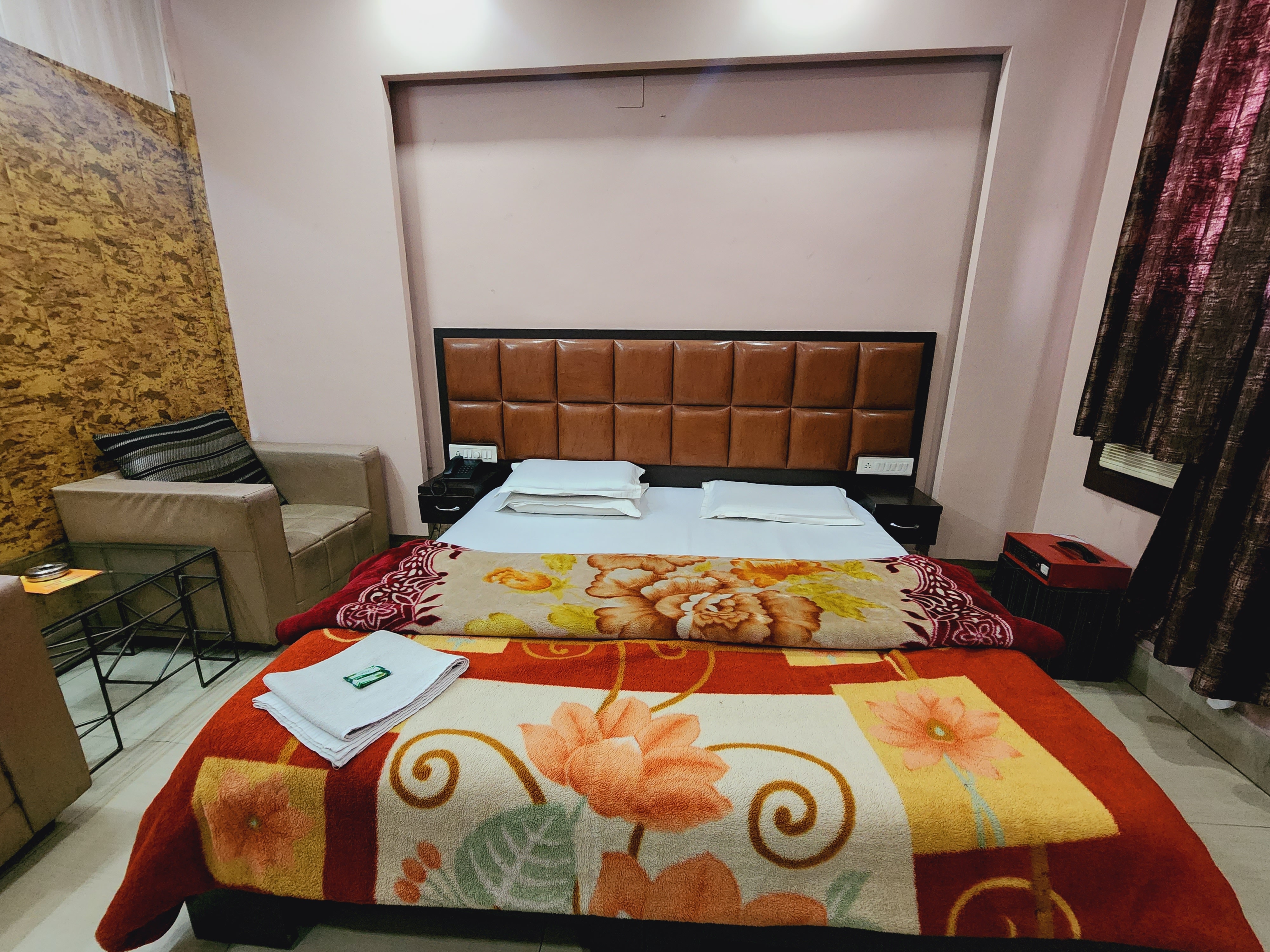 New Karan Hotel - Tap to explore photos