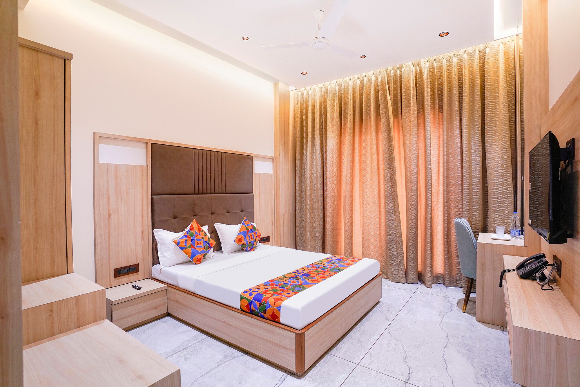 FabHotel Prime Shree Palace - Tap to explore photos