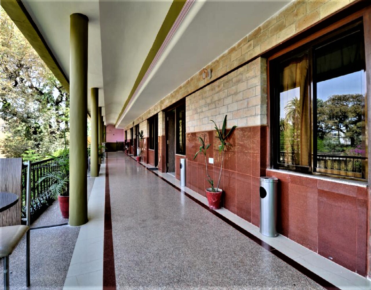 StayApart - Hotel Mooljis Mount Abu - Tap to explore photos