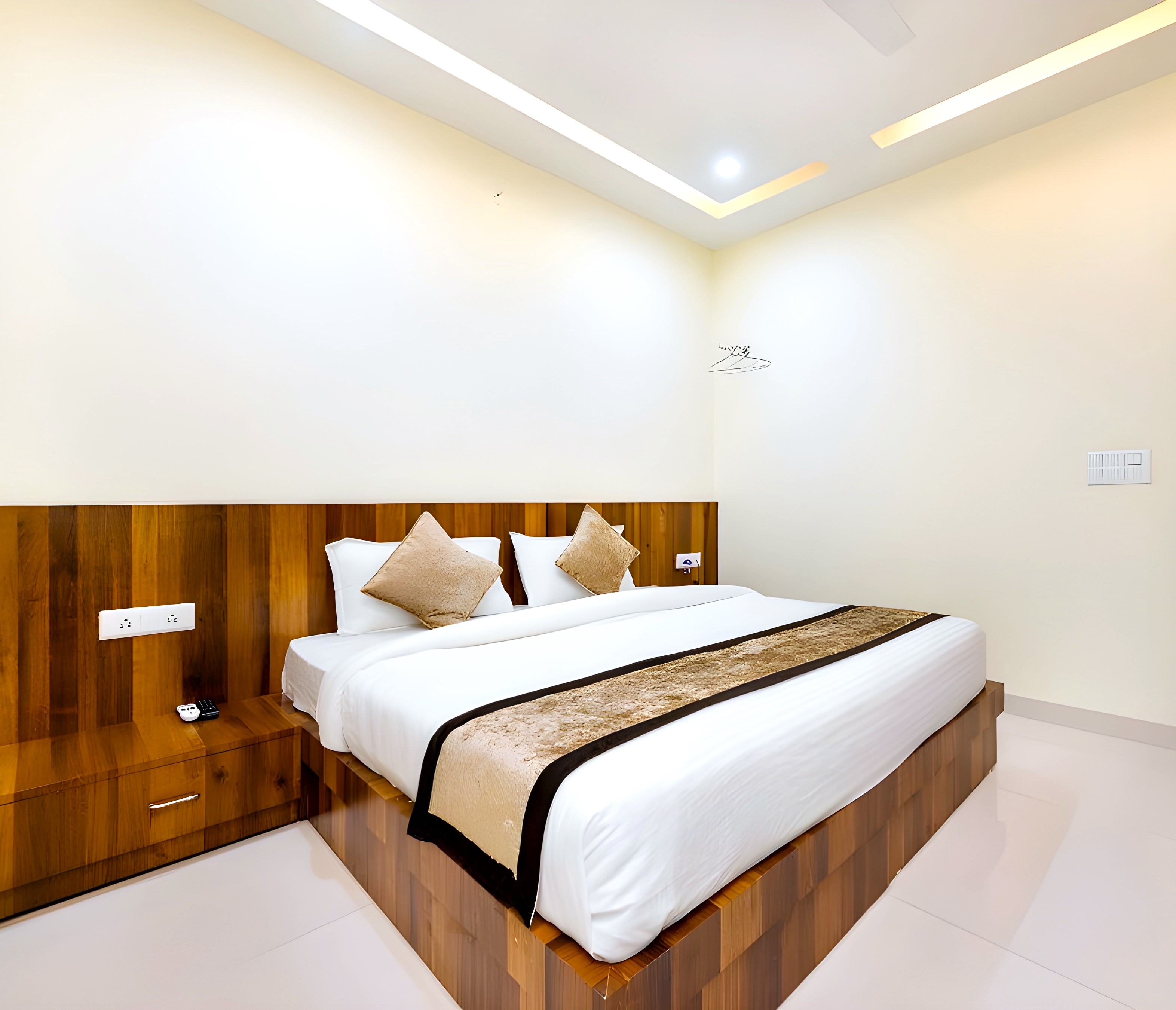 Hotel Ravi Residency - Tap to explore photos