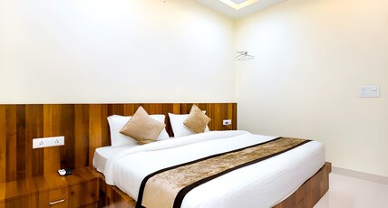 Hotel Ravi Residency Room Type - Deluxe Room