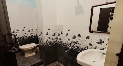 Serinity Steps Inn Room Type - Deluxe Room