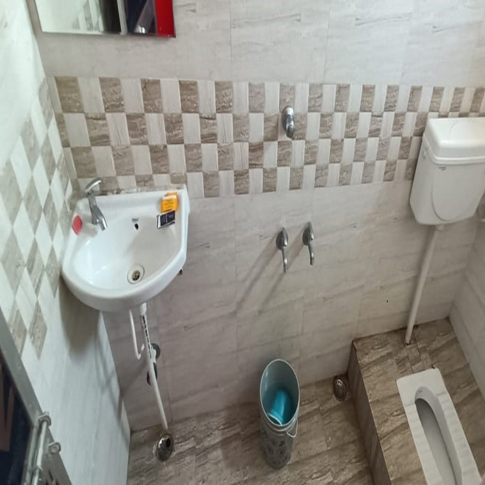 Hotel Raj - Tap to explore photos