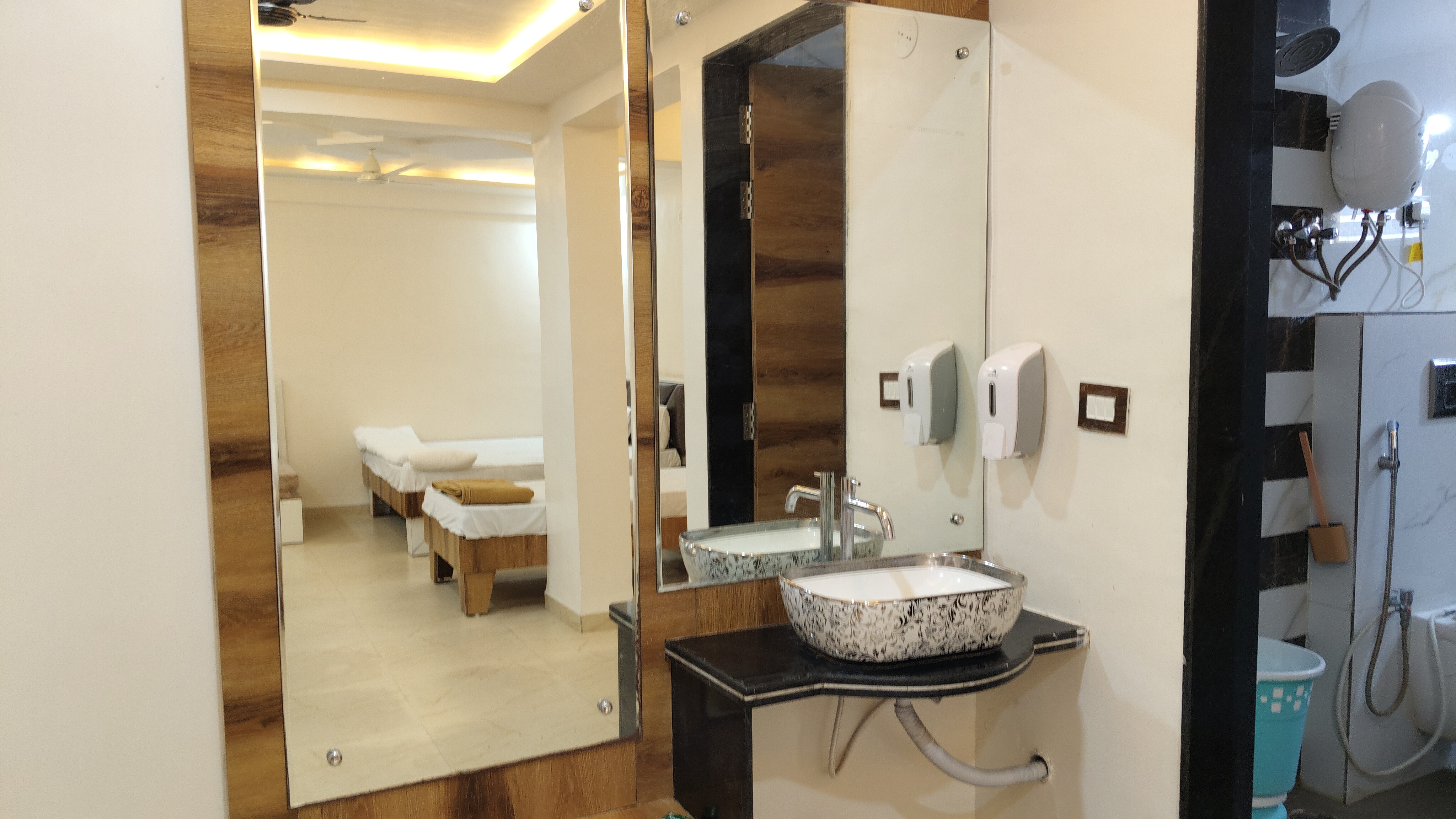 Royal Pure Veg Restaurant and Lodging - Tap to explore photos