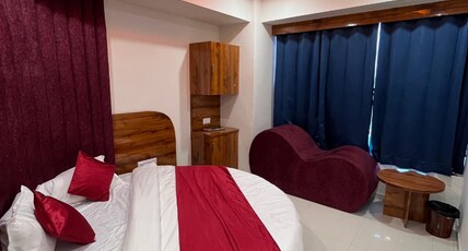 HOTEL R.K. VILLA Room Type - Suite Room