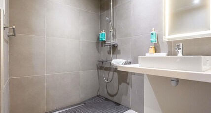 Novotel Bourges Room Type - Standard Room for guests with reduced mobility