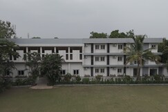 Address of PUJARI PARK, HOTEL & BANQUET, RAIPUR