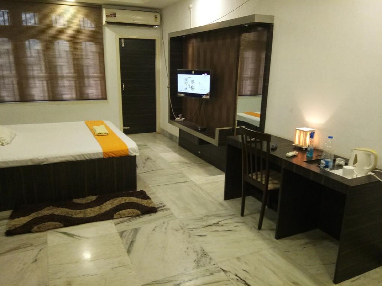 Apurba's Homestay - Tap to explore photos