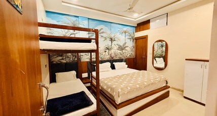 Maheshwar's Stay Room Type - Luxury Family Room with Double Bed and Bunk Bed